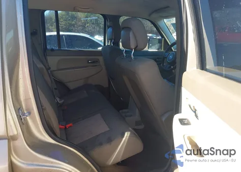 2011 Jeep Liberty Sport z USA, uszkodzony, nr VIN 1J4PP2GK3BW528350